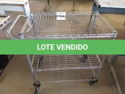 LOTE 230 - 01 CARRINHO PARA COPA COM 03 BANDEJAS E RODINHAS. (NO ESTADO) ATENÇÃO! FAZER A VISITAÇÃO ANTES DE ARREMATAR, NÃO SABEMOS SE FUNCIONA. LEILÃO NÃO TEM GARANTIA E NEM DEVOLUÇÃO, SUJEITO A POSSÍVEIS AVARIAS VISÍVEIS/OCULTAS E/OU AUSÊNCIA DE COMPONENTES.