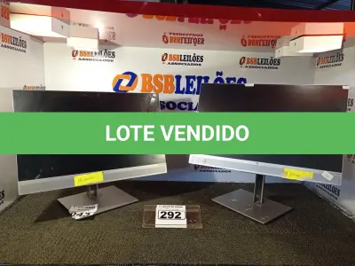LOTE 292 - 02 MONITORES MARCA HP COM AVARIAS. (LIGANDO MAS COM A TELA QUEBRADA)(NO ESTADO) ATENÇÃO! FAZER A VISITAÇÃO ANTES DE ARREMATAR, NÃO SABEMOS SE FUNCIONA. LEILÃO NÃO TEM GARANTIA E NEM DEVOLUÇÃO, SUJEITO A POSSÍVEIS AVARIAS VISÍVEIS/OCULTAS E/OU AUSÊNCIA DE COMPONENTES.