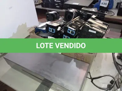 LOTE 298 - 01 LOTE COM VÁRIOS COOLERS PARA SERVIDOR E 01 CAIXA ELETRÔNICO. (NO ESTADO) ATENÇÃO! FAZER A VISITAÇÃO ANTES DE ARREMATAR, NÃO SABEMOS SE FUNCIONA. LEILÃO NÃO TEM GARANTIA E NEM DEVOLUÇÃO, SUJEITO A POSSÍVEIS AVARIAS VISÍVEIS/OCULTAS E/OU AUSÊNCIA DE COMPONENTES.