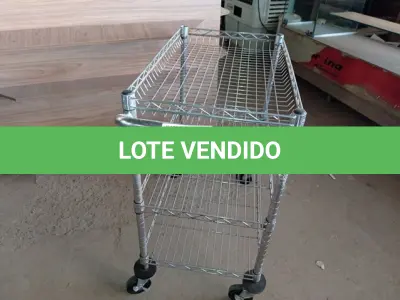 LOTE 280 - 01 CARRINHO PARA COPA COM 03 BANDEJAS E RODINHAS. (NO ESTADO) ATENÇÃO! FAZER A VISITAÇÃO ANTES DE ARREMATAR, NÃO SABEMOS SE FUNCIONA. LEILÃO NÃO TEM GARANTIA E NEM DEVOLUÇÃO, SUJEITO A POSSÍVEIS AVARIAS VISÍVEIS/OCULTAS E/OU AUSÊNCIA DE COMPONENTES.