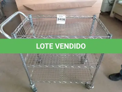 LOTE 240 - 01 CARRINHO PARA COPA COM 03 BANDEJAS E RODINHAS. (NO ESTADO) ATENÇÃO! FAZER A VISITAÇÃO ANTES DE ARREMATAR, NÃO SABEMOS SE FUNCIONA. LEILÃO NÃO TEM GARANTIA E NEM DEVOLUÇÃO, SUJEITO A POSSÍVEIS AVARIAS VISÍVEIS/OCULTAS E/OU AUSÊNCIA DE COMPONENTES.