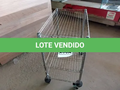 LOTE 250 - 01 CARRINHO PARA COPA COM 03 BANDEJAS E RODINHAS. (NO ESTADO) ATENÇÃO! FAZER A VISITAÇÃO ANTES DE ARREMATAR, NÃO SABEMOS SE FUNCIONA. LEILÃO NÃO TEM GARANTIA E NEM DEVOLUÇÃO, SUJEITO A POSSÍVEIS AVARIAS VISÍVEIS/OCULTAS E/OU AUSÊNCIA DE COMPONENTES.