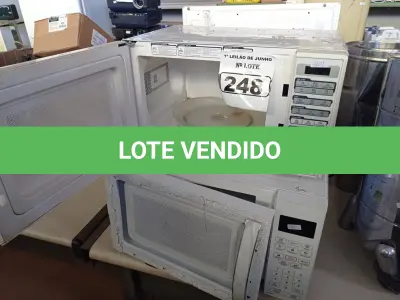 LOTE 248 - 04 MICRO-ONDAS MARCAS E MODELOS DIVERSOS, SENDO 01 COM PRATO. (NO ESTADO) ATENÇÃO! FAZER A VISITAÇÃO ANTES DE ARREMATAR, NÃO SABEMOS SE FUNCIONA. LEILÃO NÃO TEM GARANTIA E NEM DEVOLUÇÃO, SUJEITO A POSSÍVEIS AVARIAS VISÍVEIS/OCULTAS E/OU AUSÊNCIA DE COMPONENTES.