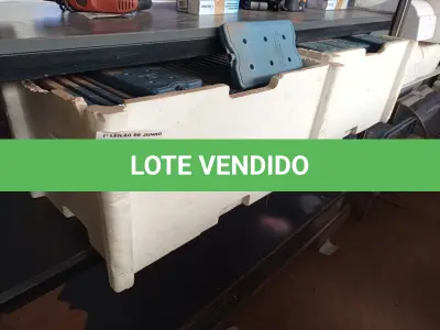 LOTE 336 - 01 LOTE COM GRANDE QUANTIDADE DE PLACAS PARA FAZER GELO RÍGIDO REUTILIZÁVEL. (NO ESTADO) ATENÇÃO! FAZER A VISITAÇÃO ANTES DE ARREMATAR, NÃO SABEMOS SE FUNCIONA. LEILÃO NÃO TEM GARANTIA E NEM DEVOLUÇÃO, SUJEITO A POSSÍVEIS AVARIAS VISÍVEIS/OCULTAS E/OU AUSÊNCIA DE COMPONENTES.