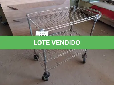 LOTE 310 - 01 CARRINHO PARA COPA COM 03 BANDEJAS E RODINHAS. (NO ESTADO) ATENÇÃO! FAZER A VISITAÇÃO ANTES DE ARREMATAR, NÃO SABEMOS SE FUNCIONA. LEILÃO NÃO TEM GARANTIA E NEM DEVOLUÇÃO, SUJEITO A POSSÍVEIS AVARIAS VISÍVEIS/OCULTAS E/OU AUSÊNCIA DE COMPONENTES.