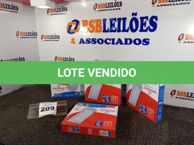 LOTE 209 - 04 LUMINÁRIAS DE LED EMBUTIR QUADRADA BIVOLT 18W 6500K DECORLUX. (NO ESTADO) ATENÇÃO! FAZER A VISITAÇÃO ANTES DE ARREMATAR, NÃO SABEMOS SE FUNCIONA. LEILÃO NÃO TEM GARANTIA E NEM DEVOLUÇÃO, SUJEITO A POSSÍVEIS AVARIAS VISÍVEIS/OCULTAS E/OU AUSÊNCIA DE COMPONENTES.
