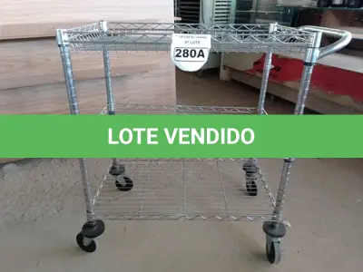LOTE 280 - 01 CARRINHO PARA COPA COM 03 BANDEJAS E RODINHAS. (NO ESTADO) ATENÇÃO! FAZER A VISITAÇÃO ANTES DE ARREMATAR, NÃO SABEMOS SE FUNCIONA. LEILÃO NÃO TEM GARANTIA E NEM DEVOLUÇÃO, SUJEITO A POSSÍVEIS AVARIAS VISÍVEIS/OCULTAS E/OU AUSÊNCIA DE COMPONENTES.