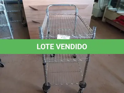 LOTE 320 - 01 CARRINHO PARA COPA COM 03 BANDEJAS E RODINHAS. (NO ESTADO) ATENÇÃO! FAZER A VISITAÇÃO ANTES DE ARREMATAR, NÃO SABEMOS SE FUNCIONA. LEILÃO NÃO TEM GARANTIA E NEM DEVOLUÇÃO, SUJEITO A POSSÍVEIS AVARIAS VISÍVEIS/OCULTAS E/OU AUSÊNCIA DE COMPONENTES.