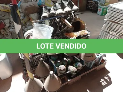 LOTE 387 - 01 LOTE COM MATERIAIS DIVERSOS. (NO ESTADO) ATENÇÃO! FAZER A VISITAÇÃO ANTES DE ARREMATAR, NÃO SABEMOS SE FUNCIONA. LEILÃO NÃO TEM GARANTIA E NEM DEVOLUÇÃO, SUJEITO A POSSÍVEIS AVARIAS VISÍVEIS/OCULTAS E/OU AUSÊNCIA DE COMPONENTES.