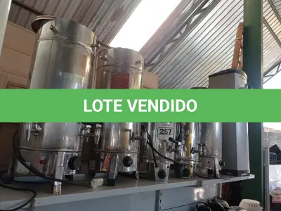 LOTE 257 - 05 CAFETEIRAS EM INOX COM AVARIAS. (NO ESTADO) ATENÇÃO! FAZER A VISITAÇÃO ANTES DE ARREMATAR, NÃO SABEMOS SE FUNCIONA. LEILÃO NÃO TEM GARANTIA E NEM DEVOLUÇÃO, SUJEITO A POSSÍVEIS AVARIAS VISÍVEIS/OCULTAS E/OU AUSÊNCIA DE COMPONENTES.