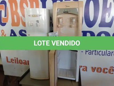 LOTE 214 - 02 BEBEDOUROS REFRIGERADOS COM AVARIAS. (NO ESTADO) ATENÇÃO! FAZER A VISITAÇÃO ANTES DE ARREMATAR, NÃO SABEMOS SE FUNCIONA. LEILÃO NÃO TEM GARANTIA E NEM DEVOLUÇÃO, SUJEITO A POSSÍVEIS AVARIAS VISÍVEIS/OCULTAS E/OU AUSÊNCIA DE COMPONENTES.