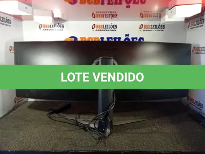 LOTE 330 - 01 MONITOR MARCA ASUS ULTRAWIDE 49’’ COM FONTE. LIGANDO, MAS COM AVARIAS NA TELA. (NO ESTADO) ATENÇÃO! FAZER A VISITAÇÃO ANTES DE ARREMATAR, NÃO SABEMOS SE FUNCIONA. LEILÃO NÃO TEM GARANTIA E NEM DEVOLUÇÃO, SUJEITO A POSSÍVEIS AVARIAS VISÍVEIS/OCULTAS E/OU AUSÊNCIA DE COMPONENTES.