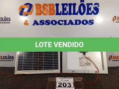 LOTE 203 - 02 PLACAS SOLARES 18V 10W. (NO ESTADO) ATENÇÃO! FAZER A VISITAÇÃO ANTES DE ARREMATAR, NÃO SABEMOS SE FUNCIONA. LEILÃO NÃO TEM GARANTIA E NEM DEVOLUÇÃO, SUJEITO A POSSÍVEIS AVARIAS VISÍVEIS/OCULTAS E/OU AUSÊNCIA DE COMPONENTES.