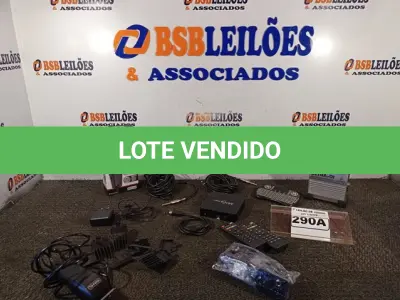 LOTE 290 - 01 TV BOX MXQ, 01 MINI TECLADO, 01 MÁQUINA DE CORTAR CABELO WAHL, 01 CAPTADOR DE VIOLÃO, 01 DIRECTBOX  BERINGER E 02 CABOS. (NO ESTADO) ATENÇÃO! FAZER A VISITAÇÃO ANTES DE ARREMATAR, NÃO SABEMOS SE FUNCIONA. LEILÃO NÃO TEM GARANTIA E NEM DEVOLUÇÃO, SUJEITO A POSSÍVEIS AVARIAS VISÍVEIS/OCULTAS E/OU AUSÊNCIA DE COMPONENTES.