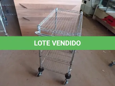 LOTE 390 - 01 CARRINHO PARA COPA COM 03 BANDEJAS E RODINHAS. (NO ESTADO) ATENÇÃO! FAZER A VISITAÇÃO ANTES DE ARREMATAR, NÃO SABEMOS SE FUNCIONA. LEILÃO NÃO TEM GARANTIA E NEM DEVOLUÇÃO, SUJEITO A POSSÍVEIS AVARIAS VISÍVEIS/OCULTAS E/OU AUSÊNCIA DE COMPONENTES.