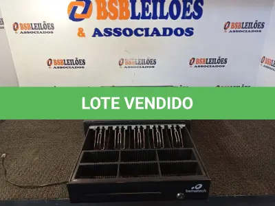 LOTE 261 - 01 CAIXA REGISTRADORA PARA DINHEIRO MANUAL. (NO ESTADO) ATENÇÃO! FAZER A VISITAÇÃO ANTES DE ARREMATAR, NÃO SABEMOS SE FUNCIONA. LEILÃO NÃO TEM GARANTIA E NEM DEVOLUÇÃO, SUJEITO A POSSÍVEIS AVARIAS VISÍVEIS/OCULTAS E/OU AUSÊNCIA DE COMPONENTES.