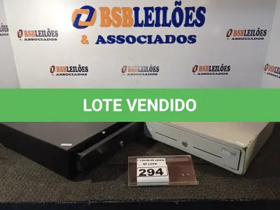 LOTE 294 - 02 CAIXAS REGISTRADORAS PARA DINHEIRO MANUAL. (NO ESTADO) ATENÇÃO! FAZER A VISITAÇÃO ANTES DE ARREMATAR, NÃO SABEMOS SE FUNCIONA. LEILÃO NÃO TEM GARANTIA E NEM DEVOLUÇÃO, SUJEITO A POSSÍVEIS AVARIAS VISÍVEIS/OCULTAS E/OU AUSÊNCIA DE COMPONENTES.