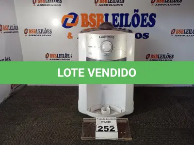 LOTE 252 - 01 PURIFICADOR DE ÁGUA MARCA COLORMAK 220V.  (NO ESTADO) ATENÇÃO! FAZER A VISITAÇÃO ANTES DE ARREMATAR, NÃO SABEMOS SE FUNCIONA. LEILÃO NÃO TEM GARANTIA E NEM DEVOLUÇÃO, SUJEITO A POSSÍVEIS AVARIAS VISÍVEIS/OCULTAS E/OU AUSÊNCIA DE COMPONENTES.