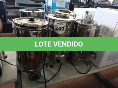 LOTE 249 - 05 CAFETEIRAS EM INOX COM AVARIAS. (NO ESTADO) ATENÇÃO! FAZER A VISITAÇÃO ANTES DE ARREMATAR, NÃO SABEMOS SE FUNCIONA. LEILÃO NÃO TEM GARANTIA E NEM DEVOLUÇÃO, SUJEITO A POSSÍVEIS AVARIAS VISÍVEIS/OCULTAS E/OU AUSÊNCIA DE COMPONENTES.