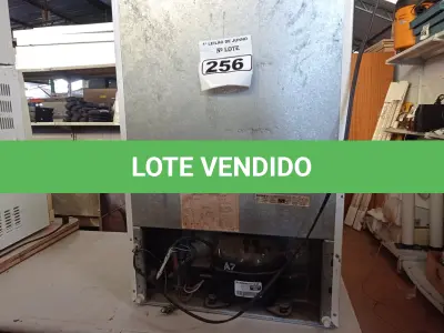 LOTE 256 - 01 FRIGOBAR MARCA CÔNSUL 220V. (NO ESTADO) ATENÇÃO! FAZER A VISITAÇÃO ANTES DE ARREMATAR, NÃO SABEMOS SE FUNCIONA. LEILÃO NÃO TEM GARANTIA E NEM DEVOLUÇÃO, SUJEITO A POSSÍVEIS AVARIAS VISÍVEIS/OCULTAS E/OU AUSÊNCIA DE COMPONENTES.