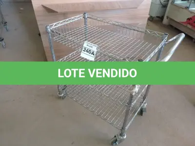 LOTE 240 - 01 CARRINHO PARA COPA COM 03 BANDEJAS E RODINHAS. (NO ESTADO) ATENÇÃO! FAZER A VISITAÇÃO ANTES DE ARREMATAR, NÃO SABEMOS SE FUNCIONA. LEILÃO NÃO TEM GARANTIA E NEM DEVOLUÇÃO, SUJEITO A POSSÍVEIS AVARIAS VISÍVEIS/OCULTAS E/OU AUSÊNCIA DE COMPONENTES.