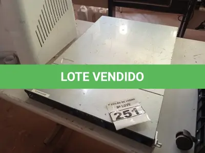 LOTE 251 - 01 SERVIDOR DDR3. (NO ESTADO) ATENÇÃO! FAZER A VISITAÇÃO ANTES DE ARREMATAR, NÃO SABEMOS SE FUNCIONA. LEILÃO NÃO TEM GARANTIA E NEM DEVOLUÇÃO, SUJEITO A POSSÍVEIS AVARIAS VISÍVEIS/OCULTAS E/OU AUSÊNCIA DE COMPONENTES.