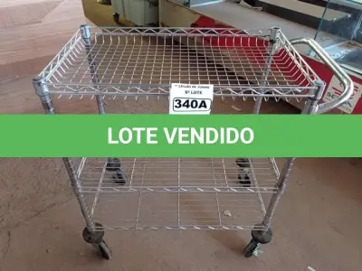 LOTE 340 - 01 CARRINHO PARA COPA COM 03 BANDEJAS E RODINHAS. (NO ESTADO) ATENÇÃO! FAZER A VISITAÇÃO ANTES DE ARREMATAR, NÃO SABEMOS SE FUNCIONA. LEILÃO NÃO TEM GARANTIA E NEM DEVOLUÇÃO, SUJEITO A POSSÍVEIS AVARIAS VISÍVEIS/OCULTAS E/OU AUSÊNCIA DE COMPONENTES.