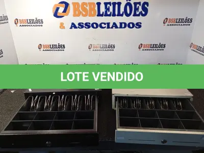 LOTE 294 - 02 CAIXAS REGISTRADORAS PARA DINHEIRO MANUAL. (NO ESTADO) ATENÇÃO! FAZER A VISITAÇÃO ANTES DE ARREMATAR, NÃO SABEMOS SE FUNCIONA. LEILÃO NÃO TEM GARANTIA E NEM DEVOLUÇÃO, SUJEITO A POSSÍVEIS AVARIAS VISÍVEIS/OCULTAS E/OU AUSÊNCIA DE COMPONENTES.