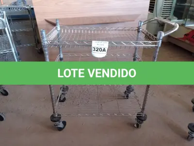 LOTE 320 - 01 CARRINHO PARA COPA COM 03 BANDEJAS E RODINHAS. (NO ESTADO) ATENÇÃO! FAZER A VISITAÇÃO ANTES DE ARREMATAR, NÃO SABEMOS SE FUNCIONA. LEILÃO NÃO TEM GARANTIA E NEM DEVOLUÇÃO, SUJEITO A POSSÍVEIS AVARIAS VISÍVEIS/OCULTAS E/OU AUSÊNCIA DE COMPONENTES.