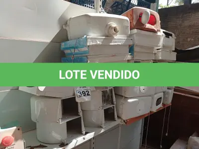 LOTE 392 - 01 LOTE COM DISPENSES, CAIXA DE DESCARGA, E SUCATA DE ARMÁRIOS DE ESPELHO PARA BANHEIRO. (NO ESTADO) ATENÇÃO! FAZER A VISITAÇÃO ANTES DE ARREMATAR, NÃO SABEMOS SE FUNCIONA. LEILÃO NÃO TEM GARANTIA E NEM DEVOLUÇÃO, SUJEITO A POSSÍVEIS AVARIAS VISÍVEIS/OCULTAS E/OU AUSÊNCIA DE COMPONENTES.