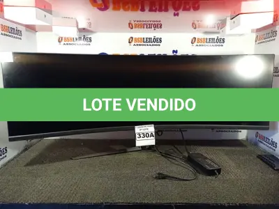 LOTE 330 - 01 MONITOR MARCA ASUS ULTRAWIDE 49’’ COM FONTE. LIGANDO, MAS COM AVARIAS NA TELA. (NO ESTADO) ATENÇÃO! FAZER A VISITAÇÃO ANTES DE ARREMATAR, NÃO SABEMOS SE FUNCIONA. LEILÃO NÃO TEM GARANTIA E NEM DEVOLUÇÃO, SUJEITO A POSSÍVEIS AVARIAS VISÍVEIS/OCULTAS E/OU AUSÊNCIA DE COMPONENTES.