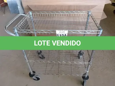 LOTE 110 - 01 CARRINHO PARA COPA COM 03 BANDEJAS E RODINHAS. (NO ESTADO) ATENÇÃO! FAZER A VISITAÇÃO ANTES DE ARREMATAR, NÃO SABEMOS SE FUNCIONA. LEILÃO NÃO TEM GARANTIA E NEM DEVOLUÇÃO, SUJEITO A POSSÍVEIS AVARIAS VISÍVEIS/OCULTAS E/OU AUSÊNCIA DE COMPONENTES.