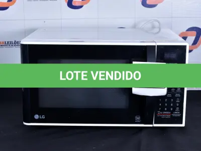 LOTE 012 - 01 FORNO MICRO-ONDAS 30L MARCA LG 220V. (OVEN, MICROWAVE) (NO ESTADO) BH1501A
