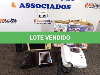 LOTE 005 - 01 LOTE COM 04 APARELHOS DE INTERFONE, SENDO 02 DE VÍDEO E 02 DE VOZ COM AVARIAS E 1 FECHADURA DIGITAL MARCA INTELBRAS FR 201. (NO ESTADO) ATENÇÃO! FAZER A VISITAÇÃO ANTES DE ARREMATAR, NÃO SABEMOS SE FUNCIONA. LEILÃO NÃO TEM GARANTIA E NEM DEVOLUÇÃO, SUJEITO A POSSÍVEIS AVARIAS VISÍVEIS/OCULTAS E/OU AUSÊNCIA DE COMPONENTES.
