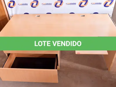 LOTE 066 - 01 MESA PARA ESCRITÓRIO. (OFFICE DESK) (NO ESTADO) 0000015