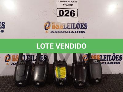 LOTE 026 - 05 RÁDIOS COMUNICADORES MARCA INTELBRAS. (NO ESTADO) ATENÇÃO! FAZER A VISITAÇÃO ANTES DE ARREMATAR, NÃO SABEMOS SE FUNCIONA. LEILÃO NÃO TEM GARANTIA E NEM DEVOLUÇÃO, SUJEITO A POSSÍVEIS AVARIAS VISÍVEIS/OCULTAS E/OU AUSÊNCIA DE COMPONENTES.