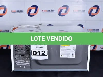 LOTE 012 - 01 FORNO MICRO-ONDAS 30L MARCA LG 220V. (OVEN, MICROWAVE) (NO ESTADO) BH1501A