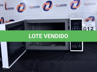 LOTE 012 - 01 FORNO MICRO-ONDAS 30L MARCA LG 220V. (OVEN, MICROWAVE) (NO ESTADO) BH1501A