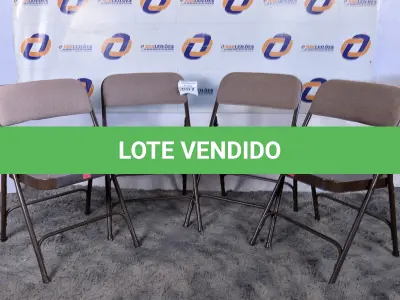 LOTE 007 - 04 CADEIRAS DOBRÁVEIS DE FERRO COM ENCOSTO ESTOFADO. (FOLDING CHAIR). (NO ESTADO)0000013