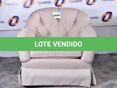 LOTE 005 - 01 POLTRONA COM AVARIAS EM 01 DOS PÉS.  (CHAIR, HSLD, EASY) (NO ESTADO) AV9981G