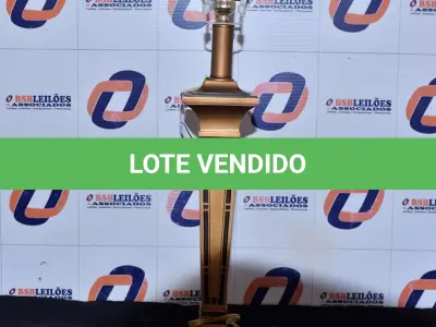 LOTE 025 - 01 ABAJUR SEM A CÚPULA 250V. (LAMPHOSEHOLD, TABLE) (NO ESTADO) AU2035L