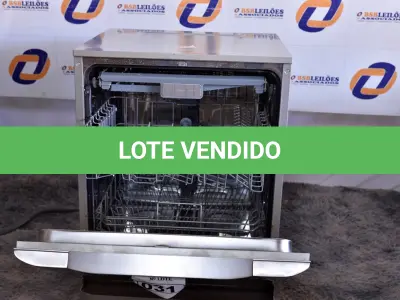 LOTE 031 - 01 LAVA LOUÇAS MARCA ELETROLUX 220V COM DEFEITO NA PORTA. (DISHWASHER) (NO ESTADO) BH1518K