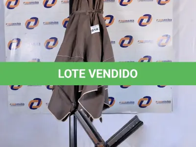 LOTE 018 - 01 OMBRELONE FALTANDO O CONTRAPESO DA BASE. (UMBRELA) (NO ESTADO) BH1420C