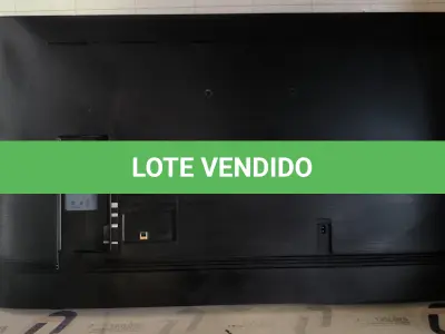 LOTE 181 - 01 SMART TV 55’’ MARCA SAMSUNG SEM CONTROLE COM AVARIAS. (SAMSUNG TELEVISION) (NO ESTADO) BJ7204L