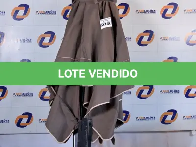 LOTE 018 - 01 OMBRELONE FALTANDO O CONTRAPESO DA BASE. (UMBRELA) (NO ESTADO) BH1420C
