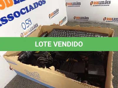 LOTE 059 - 01 LOTE COM VÁRIAS FONTES E 05 TECLADOS. (NO ESTADO) ATENÇÃO! FAZER A VISITAÇÃO ANTES DE ARREMATAR, NÃO SABEMOS SE FUNCIONA. LEILÃO NÃO TEM GARANTIA E NEM DEVOLUÇÃO, SUJEITO A POSSÍVEIS AVARIAS VISÍVEIS/OCULTAS E/OU AUSÊNCIA DE COMPONENTES.