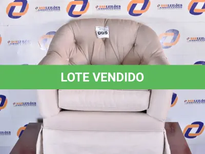 LOTE 005 - 01 POLTRONA COM AVARIAS EM 01 DOS PÉS.  (CHAIR, HSLD, EASY) (NO ESTADO) AV9981G