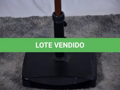 LOTE 022 - 01 OMBRELONE COMPLETO COM CABO PARA ILUMINAÇÃO LED. (NO ESTADO) BH1540K