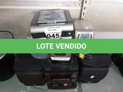 LOTE 045 - 02 APARELHOS DE SOM E 01 MICROSSISTEMA DE ÁUDIO BIVOLT MARCA PHILIPS. (NO ESTADO) ATENÇÃO! FAZER A VISITAÇÃO ANTES DE ARREMATAR, NÃO SABEMOS SE FUNCIONA. LEILÃO NÃO TEM GARANTIA E NEM DEVOLUÇÃO, SUJEITO A POSSÍVEIS AVARIAS VISÍVEIS/OCULTAS E/OU AUSÊNCIA DE COMPONENTES.