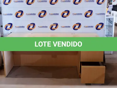 LOTE 139 - 01 MESA PARA ESCRITÓRIO. (OFFICE DESK) (NO ESTADO) BH1421L